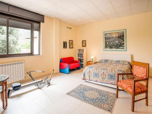 Comfortable Holiday Home in Solarino with Garden - image 12