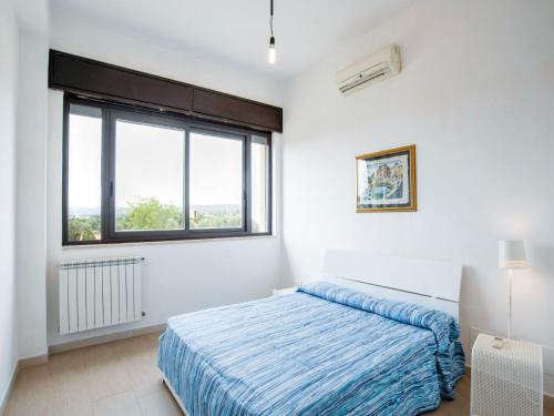 Comfortable Holiday Home in Solarino with Garden - image 13