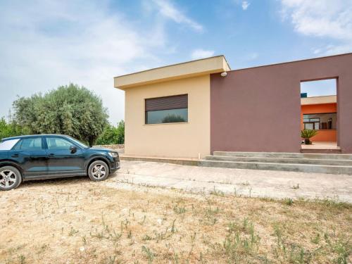 Comfortable Holiday Home in Solarino with Garden - image 9