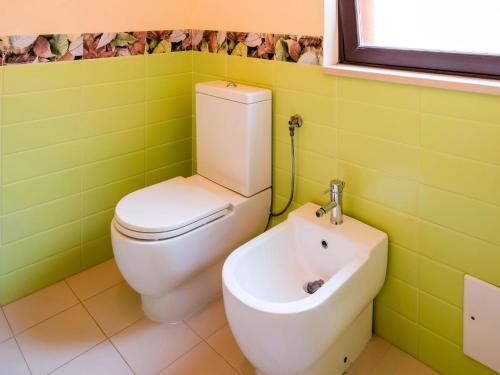 Comfortable Holiday Home in Solarino with Garden - image 11