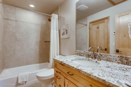 Frisco Cedar Cabin – Frisco, CO