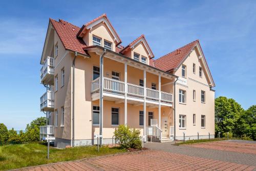 traumhafter Meerblick vom Balkon, gratis Nutzung vom AHOI Erlebnisbad und Sauna in Sellin - Villa Bergfrieden