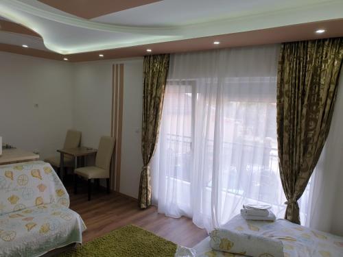Mango Apartments - image 2