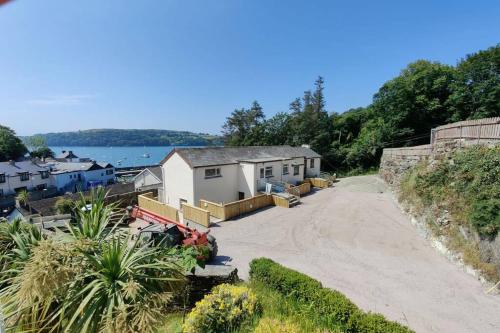 Crow's Nest Glandore - 2 - Self Catering in Glandore