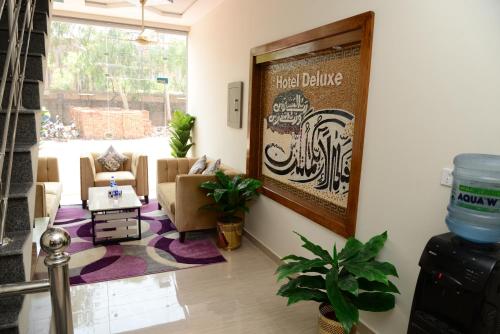 Hotel Deluxe Lahore - image 13