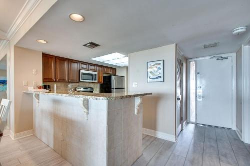 Elite Paradise Apartment near Silver Sands Premium Outlets