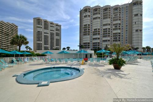 Elite Paradise Apartment near Silver Sands Premium Outlets