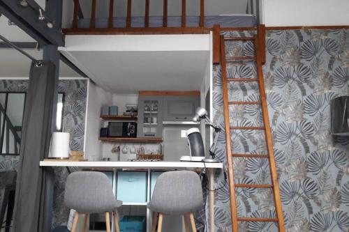 Le Mini Loft Montargis centre 1 à 4 personnes climatisation parking linge wifi freebox Netflix, Vélos en option