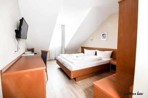 Hotel Blutenburg - image 8
