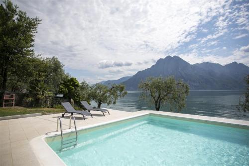 Swimming pool, IseoLakeRental - Villa Alessandra in Riva Di Solto