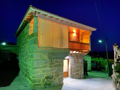  CASA DA ESCOLA, Pension in Lobios bei Porqueirós