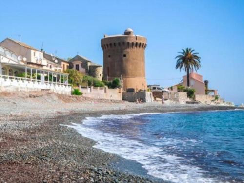 studio equipe a 30m de la plage de Miomo,5mn de Bastia,Cap-Corse