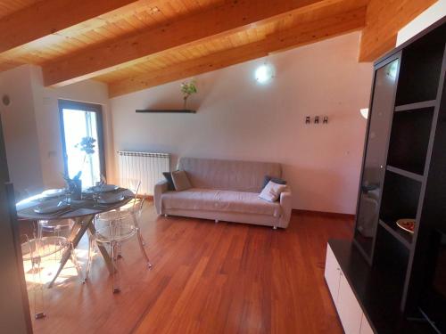 ATTICO PETFRIENDLY con TERRAZZO, VIA DEL BORGO