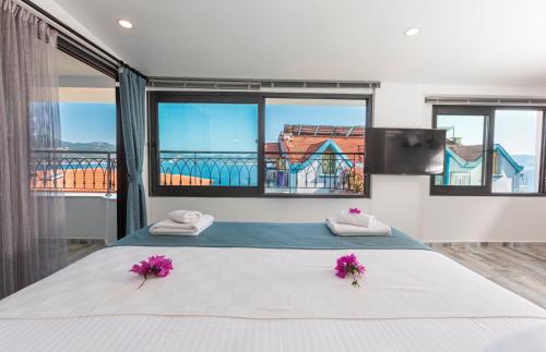 Deluxe Double Room with Balcony and Sea View