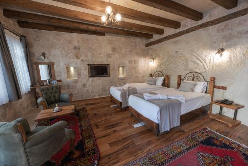 Sarnich Cave Suites Room Type - Large Twin Room