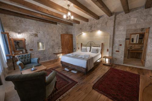 Sarnich Cave Suites