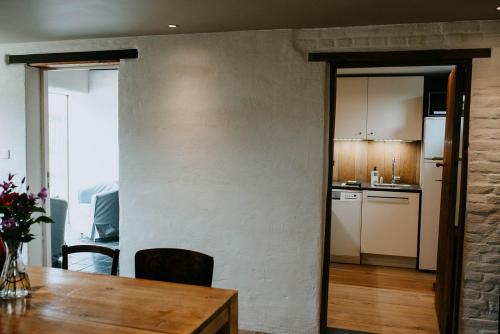 virtuve, Beautiful holiday home in renovated farm 30 mins from Pairi Daiza in Galmaarden