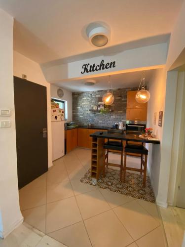 Kitchen, צימר דירת בכור in Tiberias