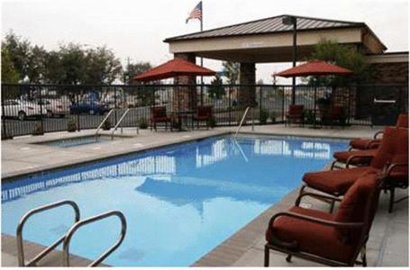 Hampton Inn And Suites Roseville - image 9