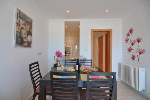 Apartment with Sea View image 9