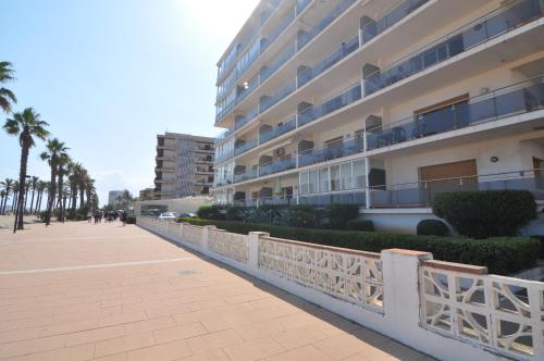 Apartment with Sea View image 3