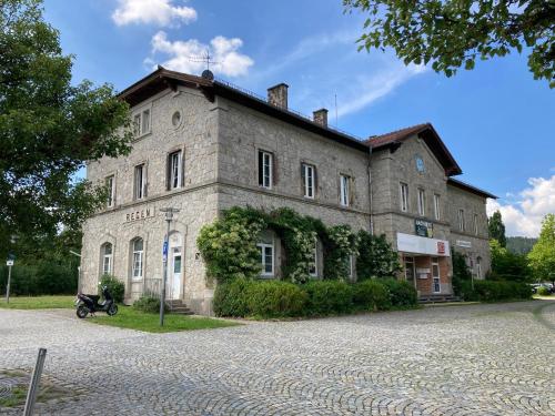 Ferienwohnung Bahnhof Regen mit Wellness - Apartment - Regen