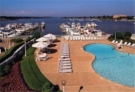 莫莉皮切尔酒店 莫莉皮切尔酒店