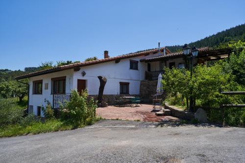 Garai Etxea, casa adosada en la montaña