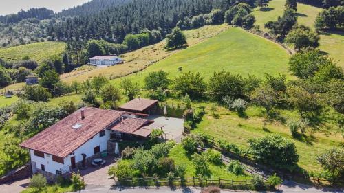 Garai Etxea, casa adosada en la montaña