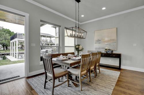 Stunning Luxury Lake Home with Waterfront & Dock! - image 10