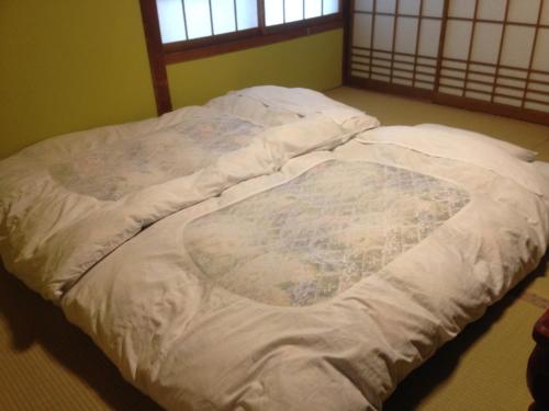 2 futon beds
