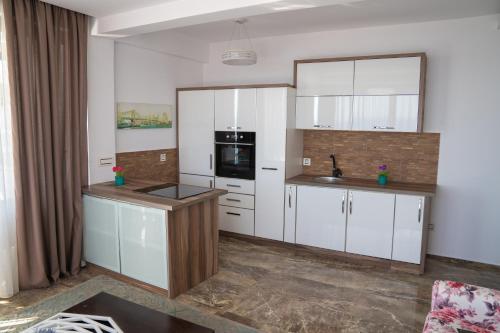 Golden Apartments - image 5