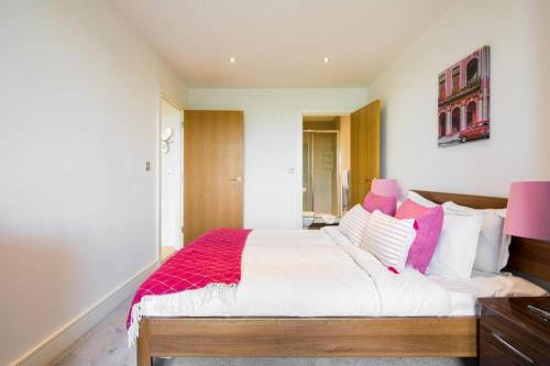 Picture of Greenwich Riverside 2 Bed Apartment Sleeps 6