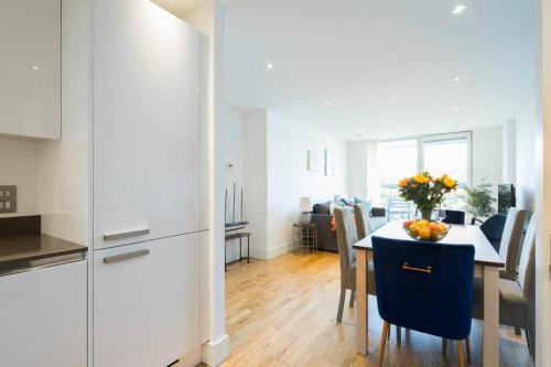 Picture of Greenwich Riverside 2 Bed Apartment Sleeps 6