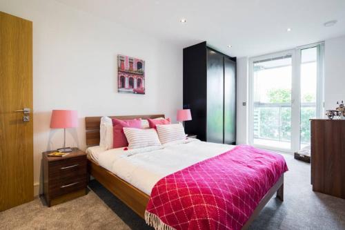 Picture of Greenwich Riverside 2 Bed Apartment Sleeps 6