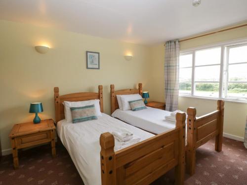Wheelbarrow Cottage - image 12