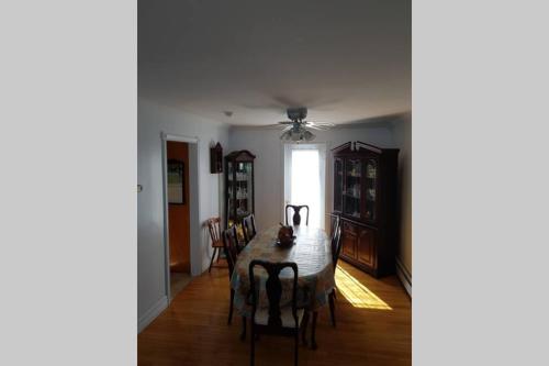Ocean Front House in Cook's Harbour Newfoundland in Raleiha (NL)