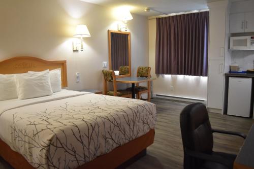 Canadas Best Value Inn & Suites-Castlegar - Hotel