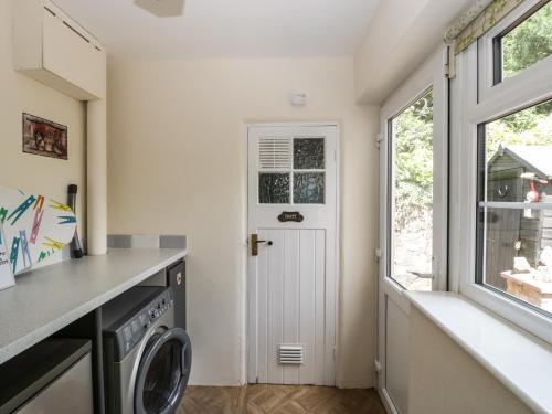Eleri Cottage - image 6