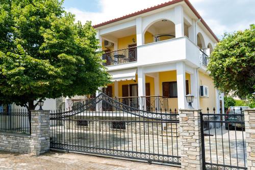  Michalis House in Nikiti