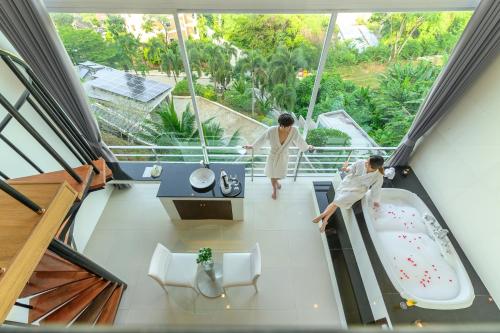 room detail thumbnail 1