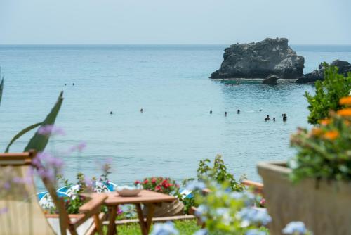 Waves Apartments Melody Glyfada gîte à louer Myrtiotissa