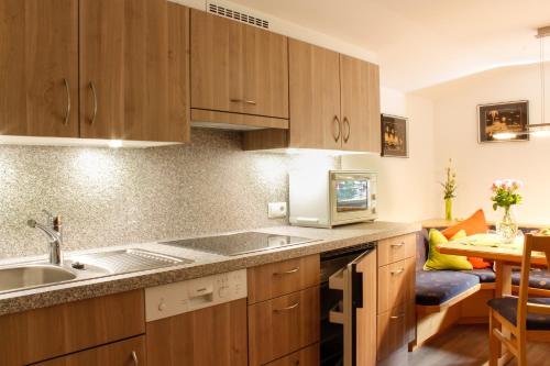 مطبخ, Haus Ganeu in جاشورن