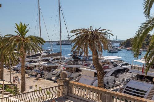 Couple's Getaway in the Center of Hvar w/Sea View 3