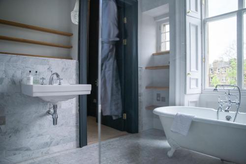 No. 11 Boutique Hotel & Brasserie - image 3