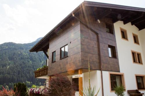 Haus Ganeu - main image