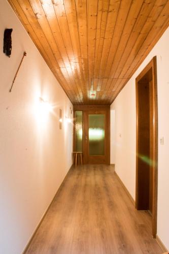 مدخل, Haus Ganeu in جاشورن