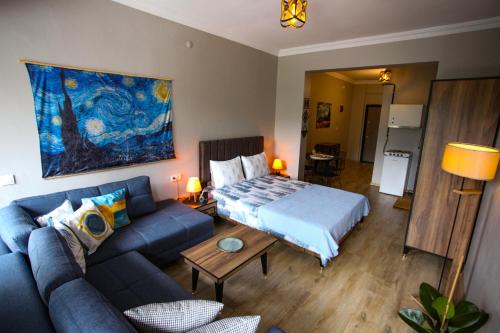 1 twin bed, 1 sofa bed