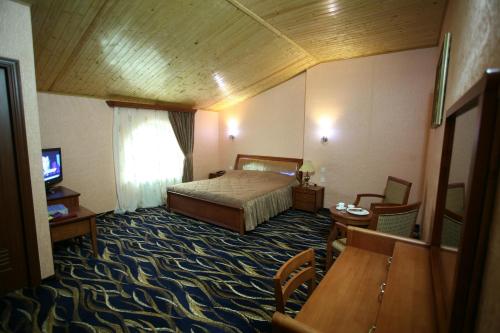 1 queen bed