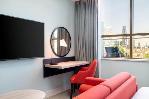 Hyatt Place London City East - image 2